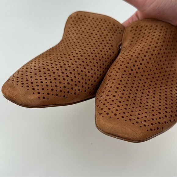 Cole haan womens flats size 8.5 tan suede laser cut dot pointy toe slip on mules - Picture 9 of 12